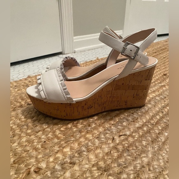 Kate Spade White Ruffle Leather Cork Wedge Heel Size 8 1/2 - Picture 5 of 12